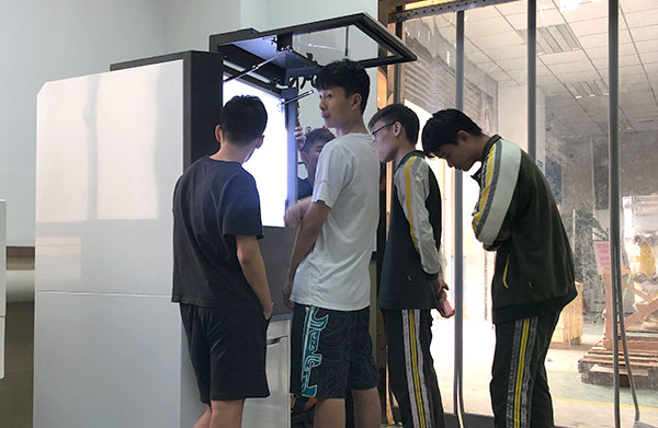 玉鼎隨著數控玉石雕刻機技術成熟,下一個發展
